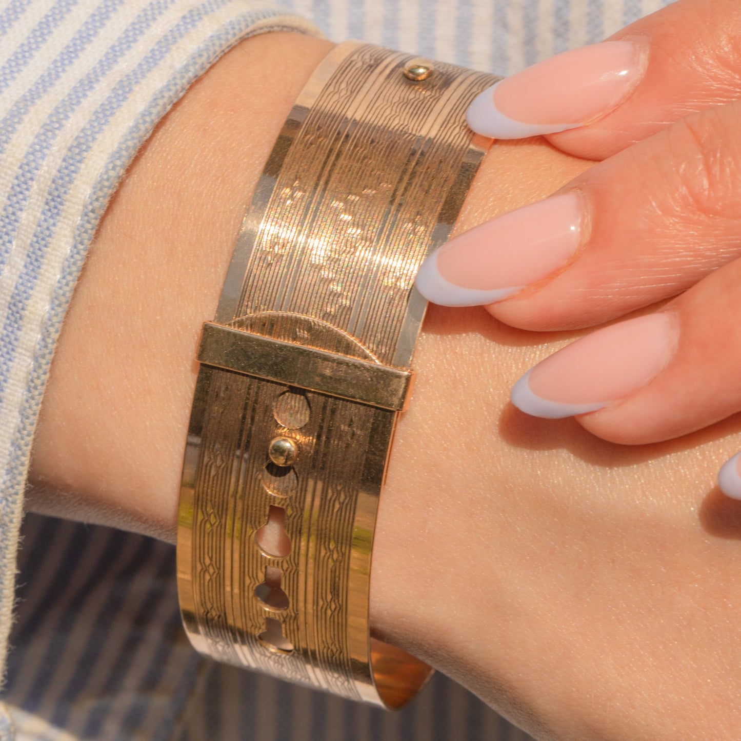 9ct Rolled Gold Engraved Buckle Bangle